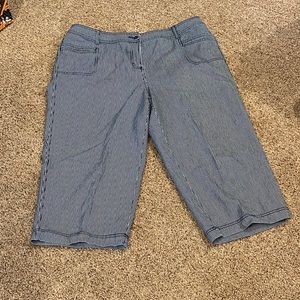 Ladies Croft & Barrow capris- size 16-EUC